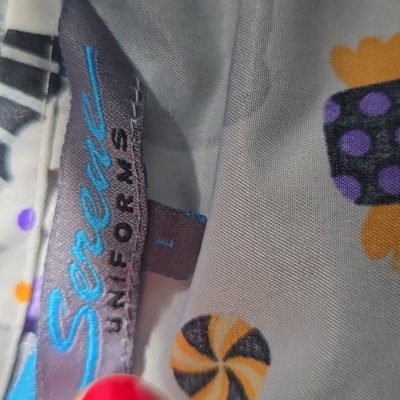 Halloween Cat Print Scrub Top - Picture 2 of 2